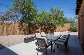Casa Buena, 3 BRs, WiFi, Fireplace, Near Santa Fe Plaza, Sleeps 6
